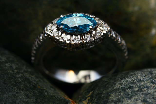 sapphire engagement ring