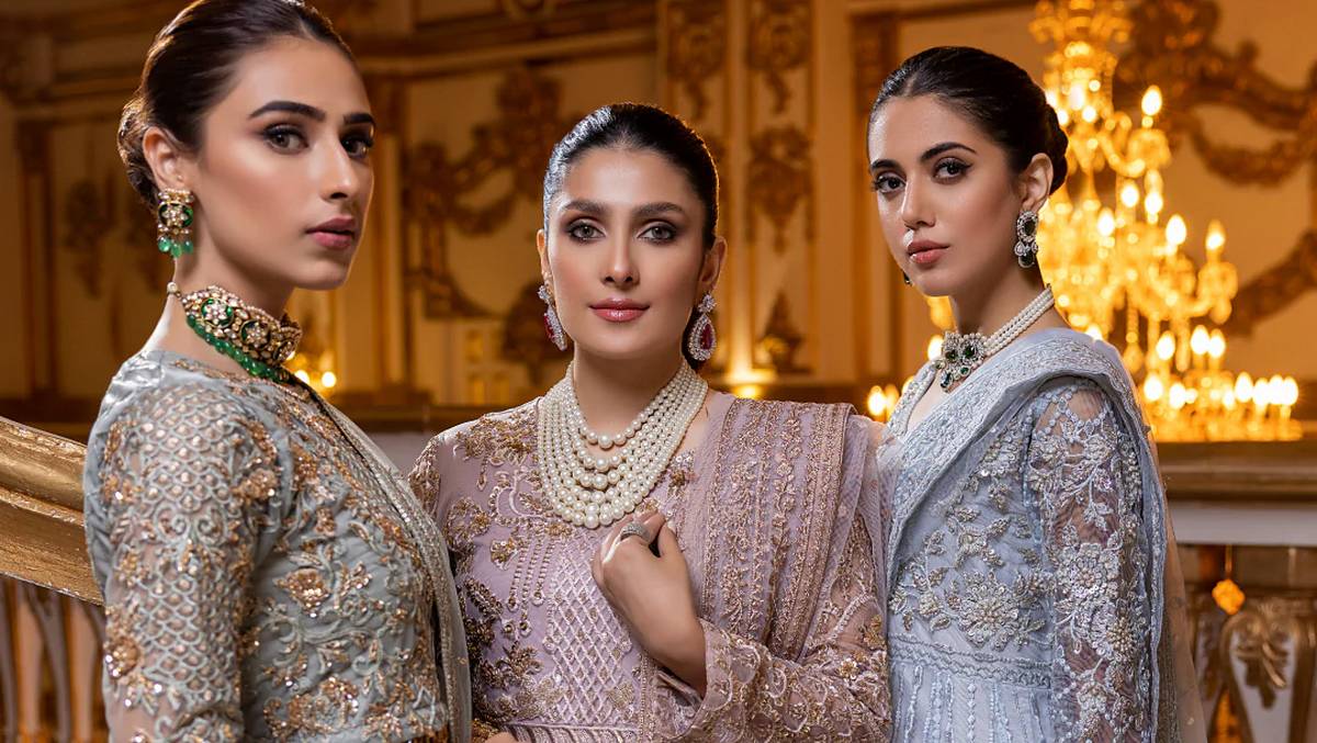 Why Indian Women Love Pakistani Suits?